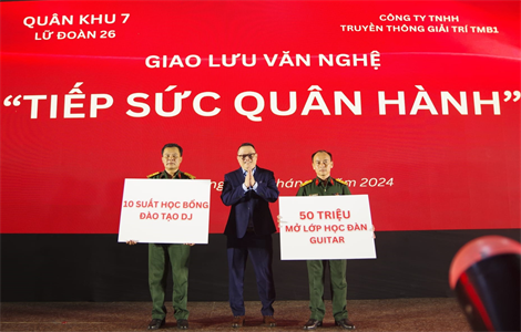 Lữ đoàn 26 giao lưu văn nghệ chào mừng Đại hội thi đua Quyết thắng LLVT Quân khu