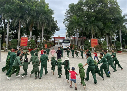 “Chiến sĩ nhí” trải nghiệm thực tế tại Ban Chỉ huy Quân sự huyện Xuyên Mộc