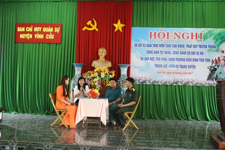 Nữ Chính trị viên giỏi việc nước, đảm việc nhà