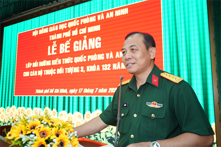 Thành phố Hồ Chí Minh bế giảng lớp bồi dưỡng kiến thức quốc phòng và an ninh cho cán bộ đối tượng 3