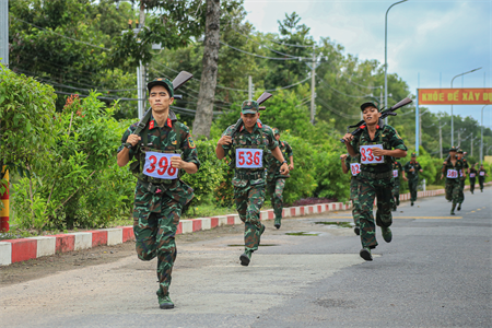 Sôi nổi Hội thao thể dục thể thao quốc phòng năm 2024
