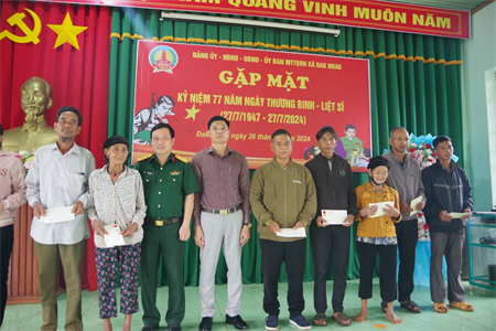 Trung đoàn 719, Binh đoàn 16 thăm, tặng quà nhân kỷ niệm ngày Thương binh - Liệt sĩ