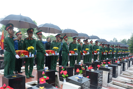 Tỉnh Bình Phước truy điệu và an táng 106 hài cốt liệt sĩ