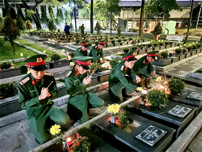 Thắp nến tri ân các anh hùng liệt sĩ