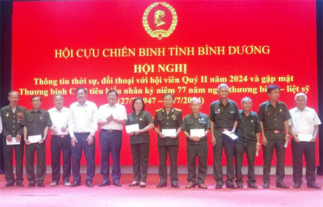 Hội Cựu chiến binh tỉnh Bình Dương gặp mặt, tặng quà thương binh tiêu biểu