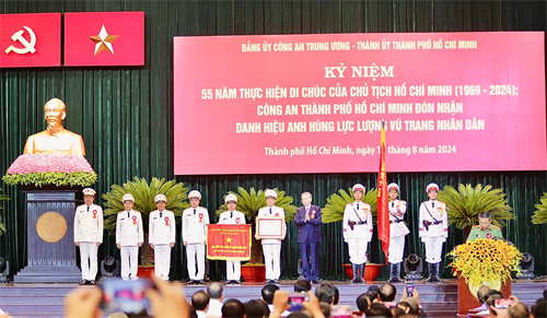 Tổng Bí thư, Chủ tịch nước trao tặng danh hiệu Anh hùng Lực lượng vũ trang cho Công an Thành phố Hồ Chí Minh