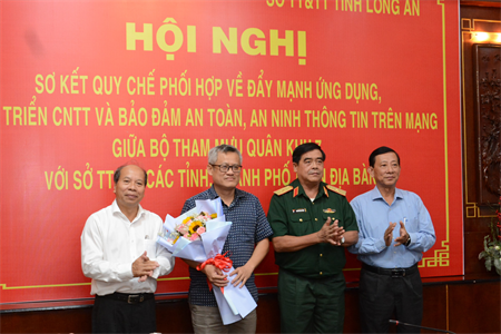 Sơ kết Quy chế phối hợp đẩy mạnh ứng dụng, phát triển công nghệ thông tin và bảo đảm an toàn, an ninh thông tin