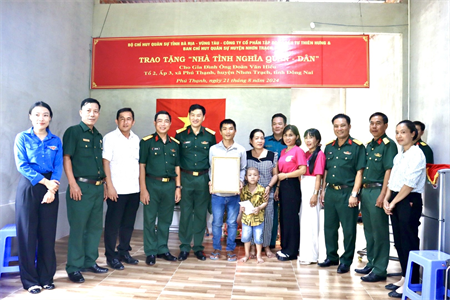 Bộ CHQS tỉnh Bà Rịa - Vũng Tàu trao tặng “Nhà tình nghĩa quân - dân”
