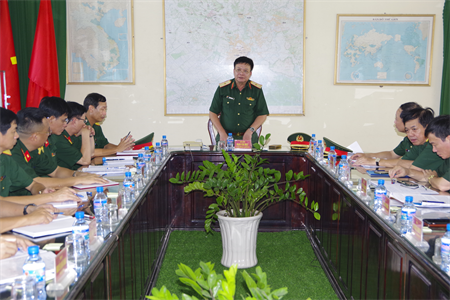 Bộ Quốc phòng kiểm tra công tác sẵn sàng chiến đấu tại Trung đoàn 2, Sư đoàn 9