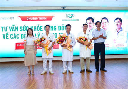 Bệnh viện Quân y 175 tư vấn sức khỏe cộng đồng về các bệnh lý xương khớp