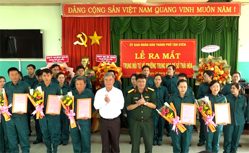 Thành phố Tân Uyên, tỉnh Bình Dương ra mắt Trung đội tự vệ trường Trung học cơ sở Thái Hòa