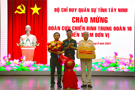 Đoàn Cựu chiến binh Trung đoàn 16 thăm lại chiến trường xưa trên địa bàn tỉnh Tây Ninh