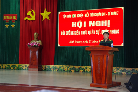 Tập đoàn Công nghiệp - Viễn thông Quân đội và Sư đoàn 7 phối hợp tổ chức bồi dưỡng kiến thức quân sự, quốc phòng