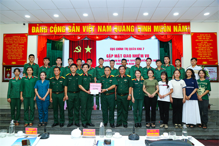 Cục Chính trị Quân khu 7 giao nhiệm vụ đội tuyển tham gia Hội thi Tuyên truyền viên trẻ toàn quân năm 2024