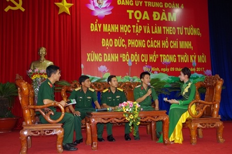 Đảng ủy Trung đoàn 4 (Sư đoàn 5): Tọa đàm đẩy mạnh học tập và làm theo tư tưởng đạo đức, phong cách Hồ Chí Minh, xứng danh “Bộ đội Cụ Hồ” trong thời kỳ mới