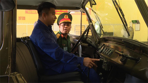 Giấy phép lái xe quân sự có bao nhiêu hạng
