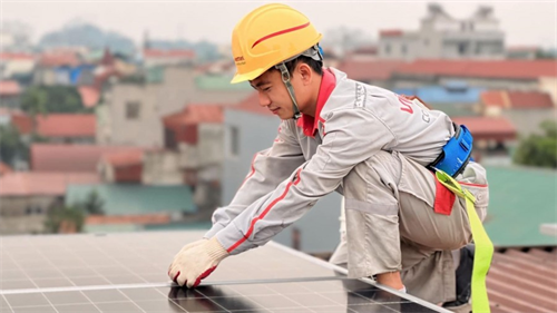 VCC miễn phí kiểm tra 100% công trình điện mặt trời sau siêu bão