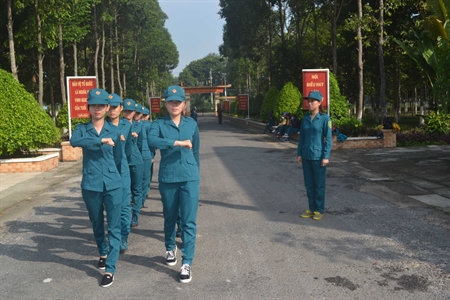 Nữ chiến sĩ “sao vuông” vào mùa huấn luyện