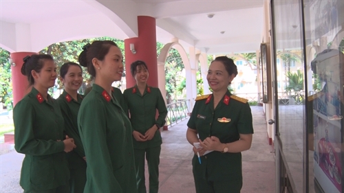 Người chị cả của tân binh nữ