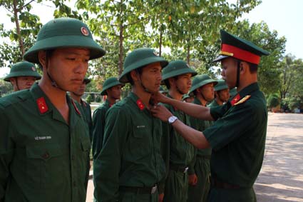 Sĩ quan trẻ đam mê sáng kiến