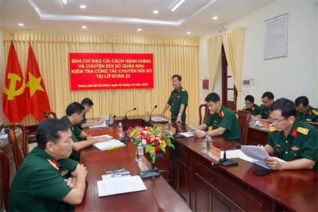 Quân khu 7 kiểm tra công tác chuyển đổi số tại Trường Quân sự Quân khu và Lữ đoàn 23