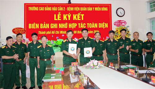 Bệnh viện Quân dân y miền Đông ký kết biên bản ghi nhớ hợp tác toàn diện với Trường Cao đẳng Hậu cần 2