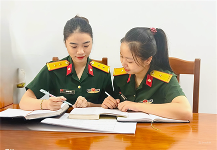 Những nữ quân nhân đa tài, sáng tạo