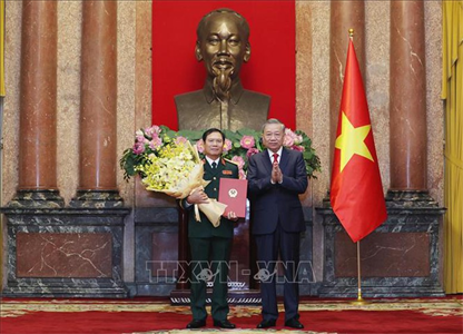Tổng Bí thư, Chủ tịch nước Tô Lâm trao quyết định thăng quân hàm Đại tướng, Thượng tướng cho lãnh đạo Công an và Quân đội
