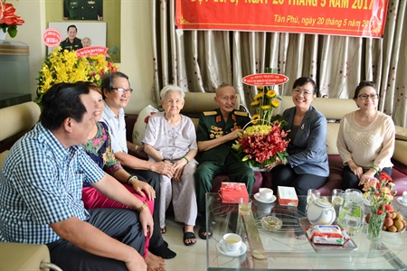 ​Thiếu tướng Võ Minh Như nhận Huy hiệu 70 năm tuổi Đảng