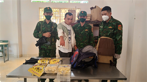 Bộ đội Biên phòng Long An bắt đối tượng vận chuyển hơn 10kg ma túy