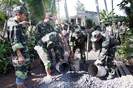 Nghĩa tình lính gửi trong dân