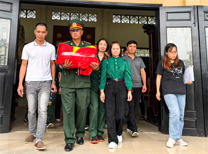 Di dời hài cốt liệt sĩ về quê hương an táng