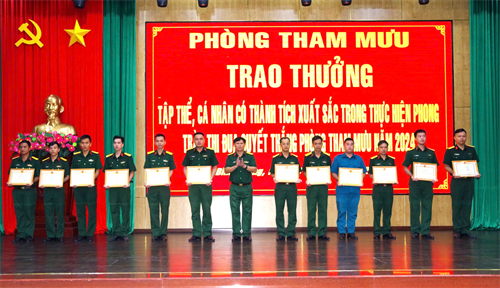 Đảng bộ Phòng Tham mưu, Bộ CHQS tỉnh Bình Dương đối thoại dân chủ tháng 12/2024
