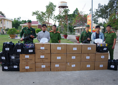 Bộ đội Biên phòng Long An bắt giữ đối tượng vận chuyển 564 kg pháo nổ