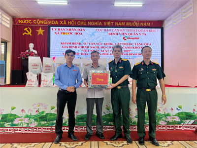 Bệnh viện Quân y 7A tặng quà “Tết nhân ái Ất Tỵ năm 2025”