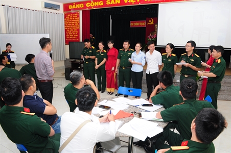 Giao lưu, học tập giữa các câu lạc bộ tiếng anh trong Cục Chính trị