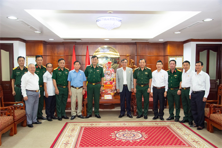 Bộ Tư lệnh Quân khu 7 chúc Tết các cơ quan, đơn vị trên địa bàn TP.HCM