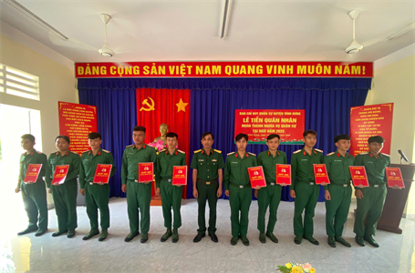 Ban CHQS huyện Vĩnh Hưng: Tiễn quân nhân hoàn thành nghĩa vụ quân sự năm 2025