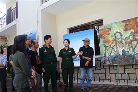 35 tác phẩm khắc họa sinh động đề tài LLVT và chiến tranh cách mạng