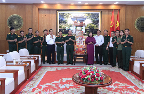 Chính ủy Quân khu 7 chúc tết Tỉnh ủy và các đơn vị trên địa bàn tỉnh Bà Rịa - Vũng Tàu
