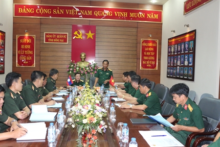 Đoàn cán bộ Viện chiến lược Quân đội Lào tham quan tại Bộ chỉ huy quân sự tỉnh Đồng Nai