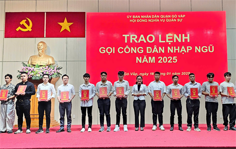 Quận Gò Vấp trao lệnh gọi công dân nhập ngũ năm 2025