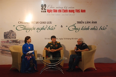 Nhà Văn hoá Thanh niên: Triển lãm ảnh “Ống kính nhà báo” và giao lưu "Chuyện nghề báo"