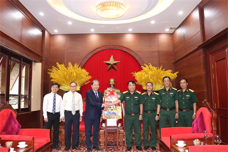 Hội thánh Tin lành Việt Nam (miền Nam) chúc Tết Bộ Tư lệnh Quân khu 7
