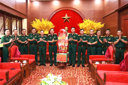 Thượng tướng Võ Minh Lương thăm, chúc Tết Bộ Tư lệnh Quân khu 7