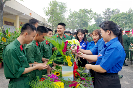 Sôi nổi hội thi gói bánh chưng, bánh tét tại Sư đoàn 309