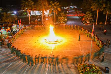 Lửa trại mùa xuân