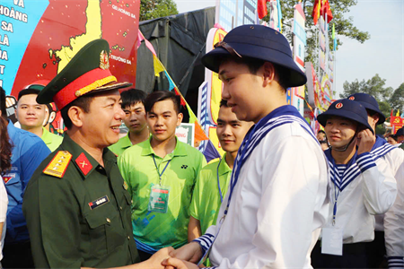 Tỉnh Bình Dương khai mạc hội trại tòng quân năm 2025