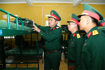 Quân khu 7 kiểm tra công tác chuẩn bị huấn luyện chiến sĩ mới năm 2025 tại Trung đoàn 994
