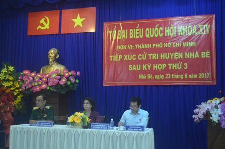 Tổ bầu cử số 2 (đơn vị TP. Hồ Chí Minh) Đại biểu Quốc hội khoá XIV tiếp xúc cử tri Quận 7 và huyện Nhà Bè